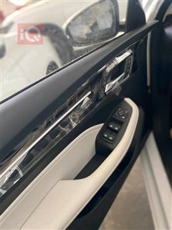 ئێم جی 5 پڵەس